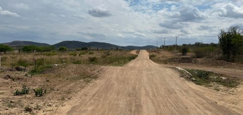 Moradores de Ichu cobram conclusão das obras da BA-233